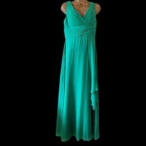Green Sleeveless V-Neck Ruched Empire Waist Floor-Length Chiffon Dress